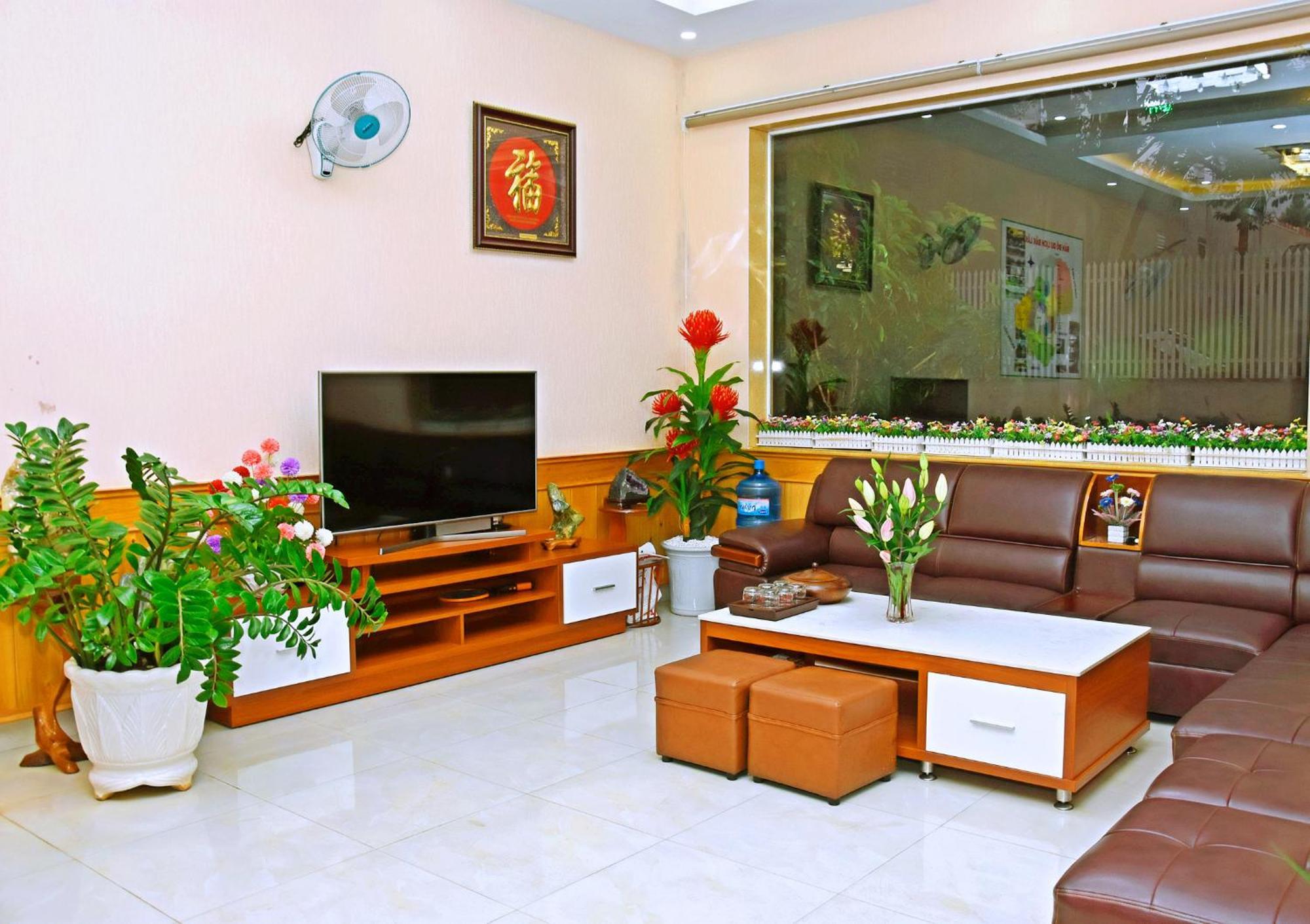 Khach San Hiep Thanh 부온마투옷 외부 사진